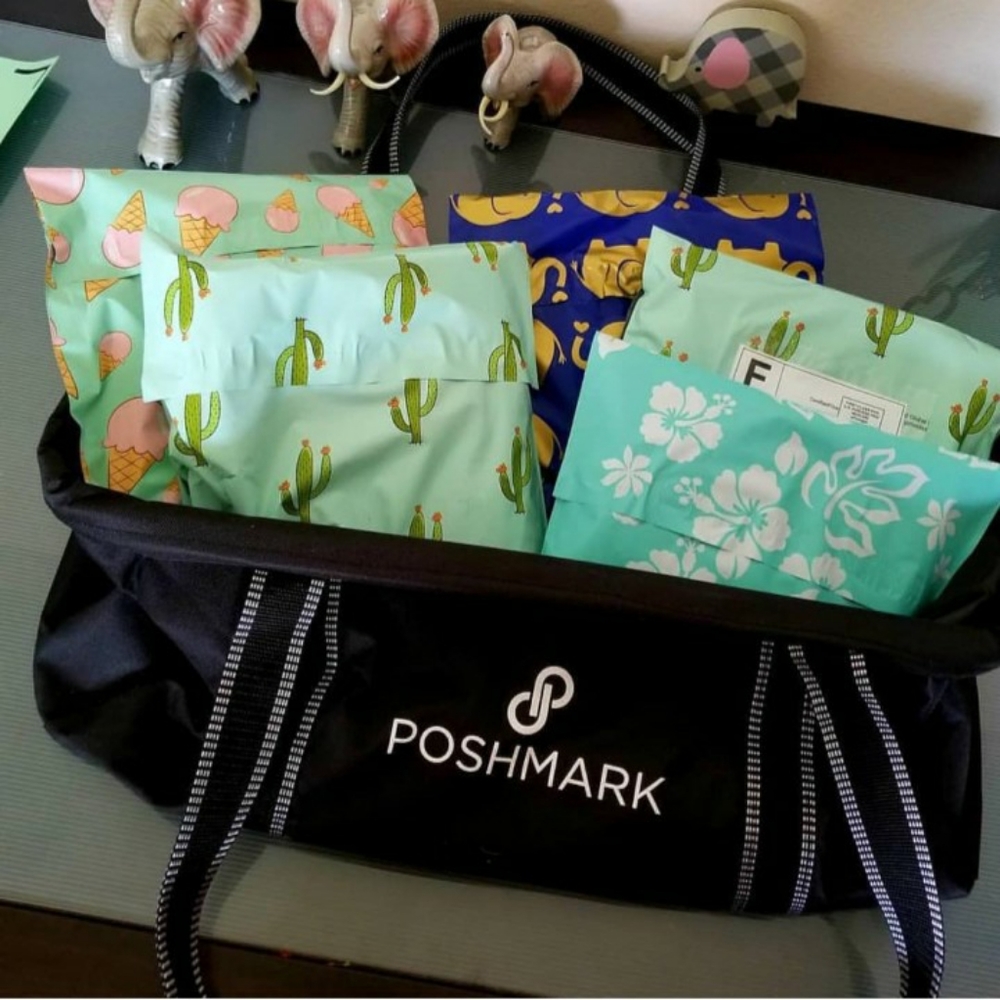 - Sunflower Designer Poly-mailers. Size 10x13